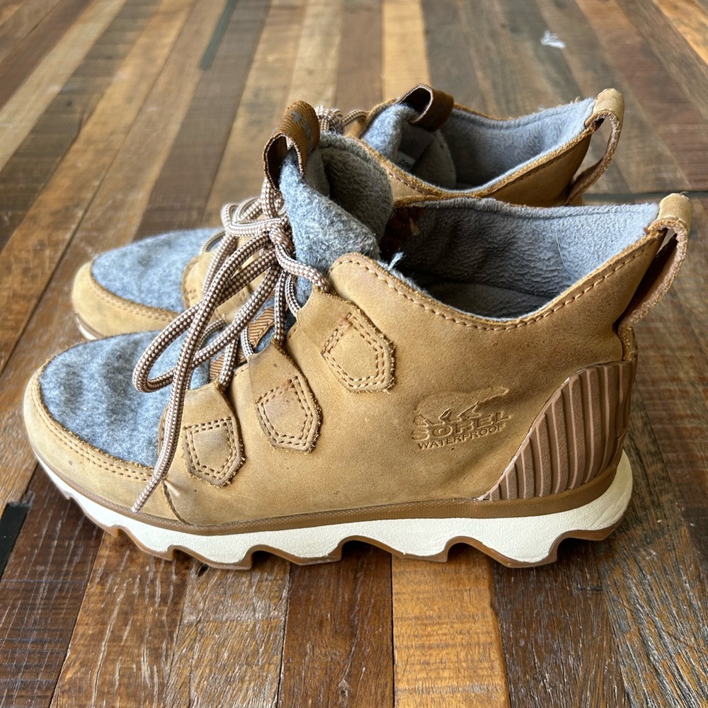 Sorel Kinetic Caribou Boots